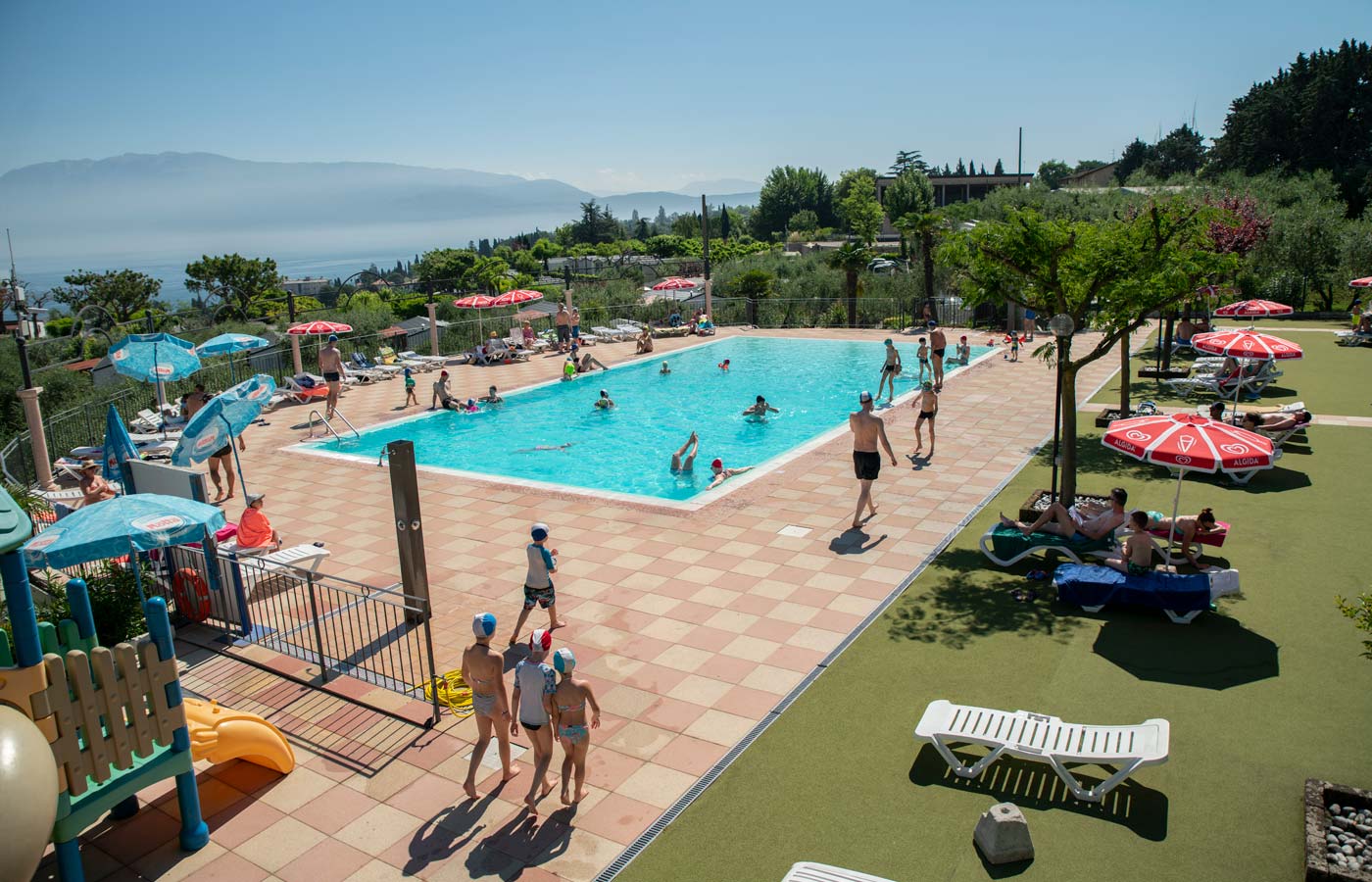 camping lago di garda con piscina