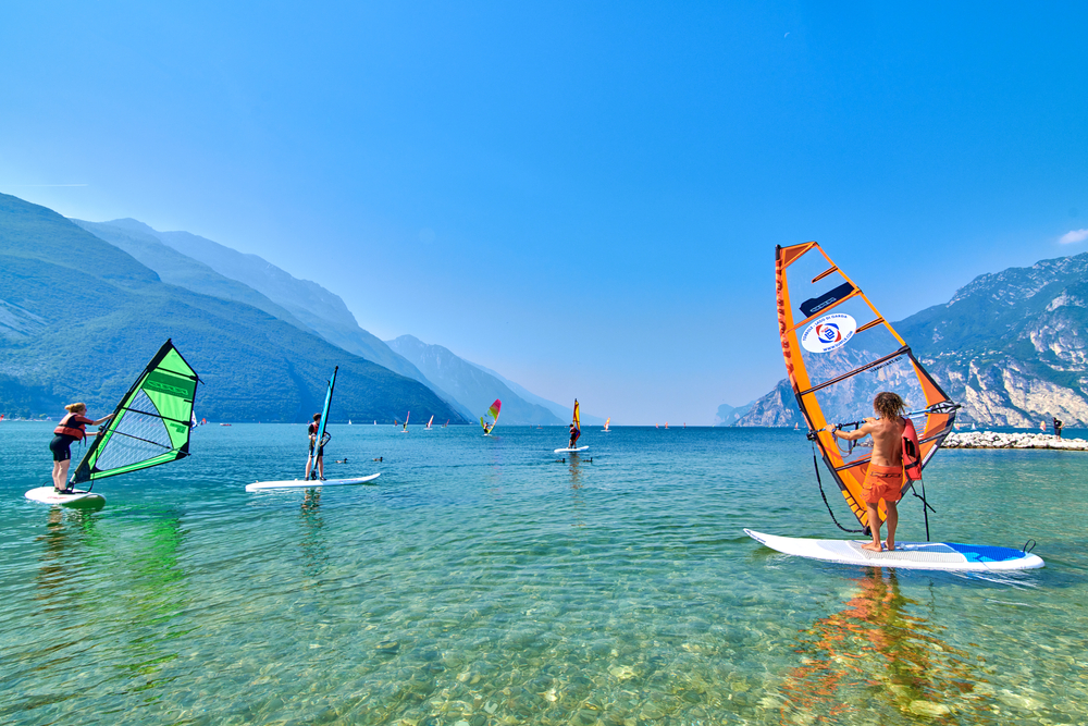 windsurf